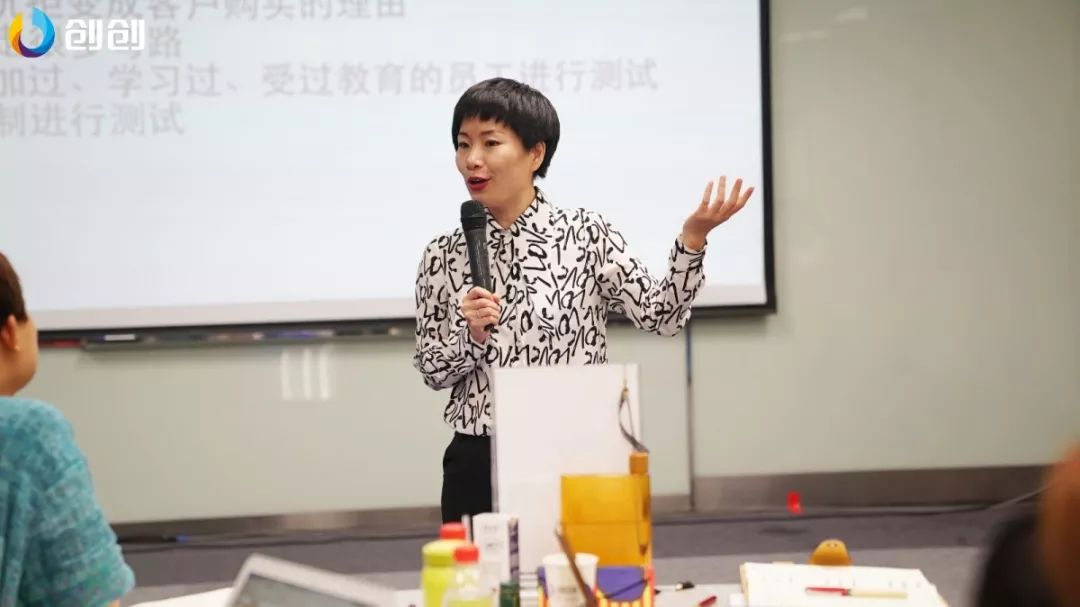 老师,营销落地总工程师陈伟老师,服务营销金牌讲师付丽娜老师轮番上阵