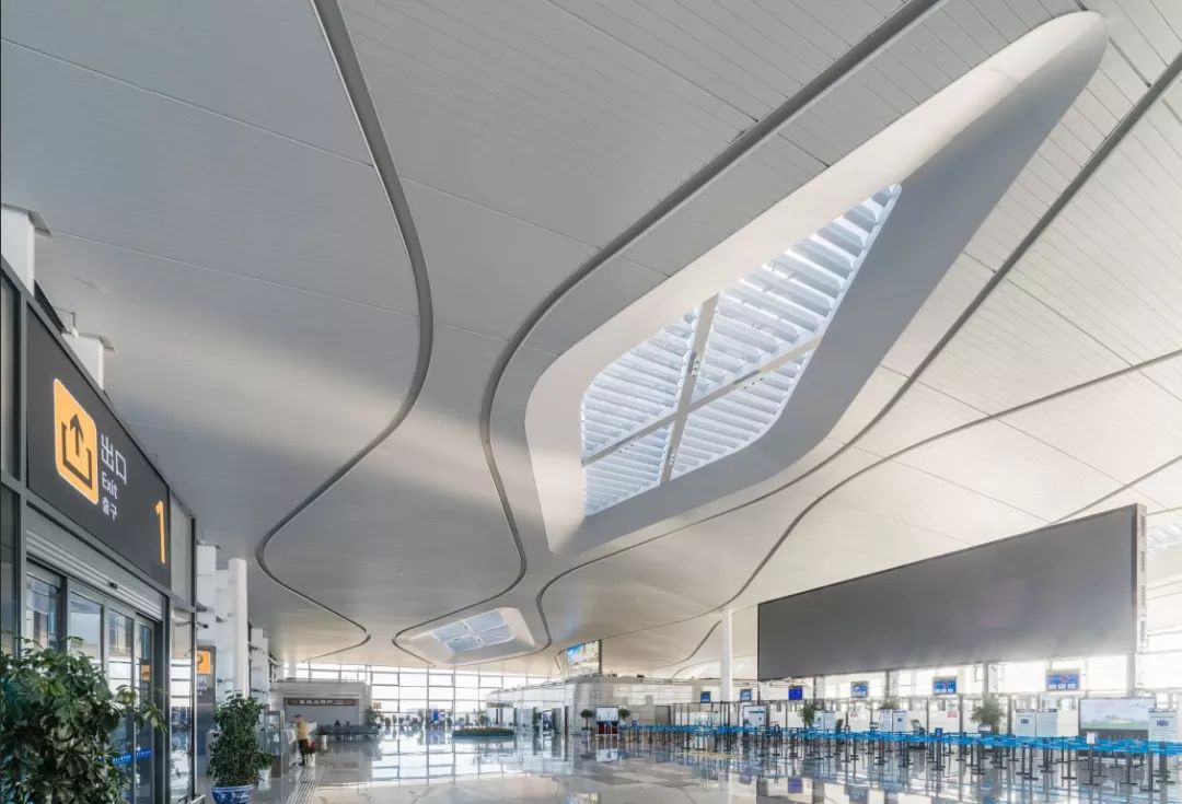 建筑对话专访重庆江北机场t3a航站楼总负责人邱小勇