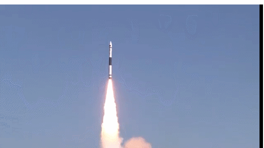 关注斗鱼超级火箭成功发射升空并回收