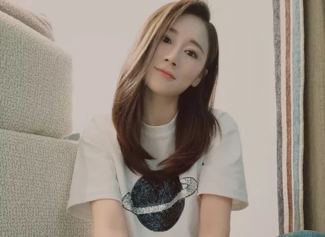 原创无主之城中演17岁少女的妈妈张芯宁写真很少女为作品牺牲大