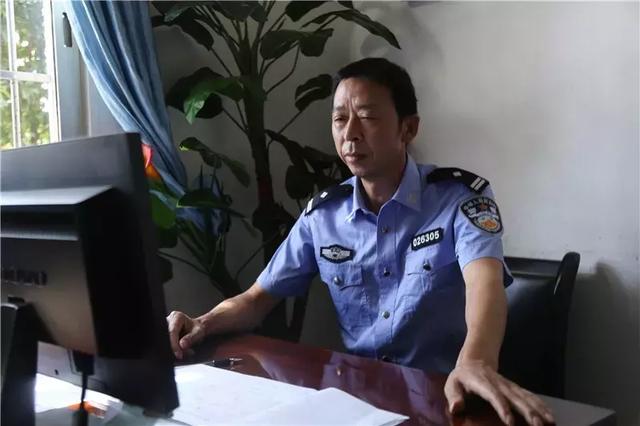 据现在万山拘留所任职的女婿彭再光回忆,时任万山特区公安局局长的