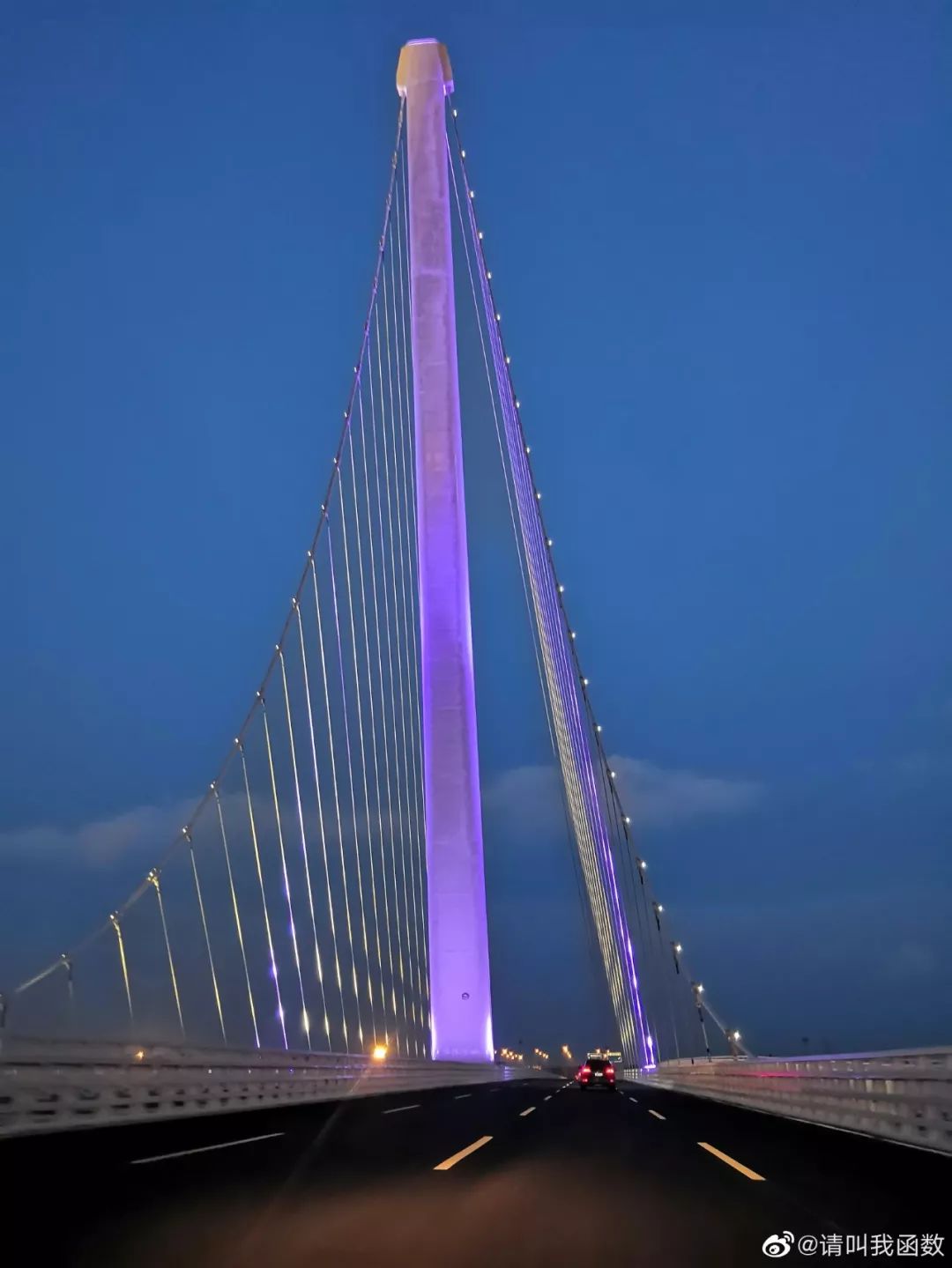 迎宾桥 来自搜狐网