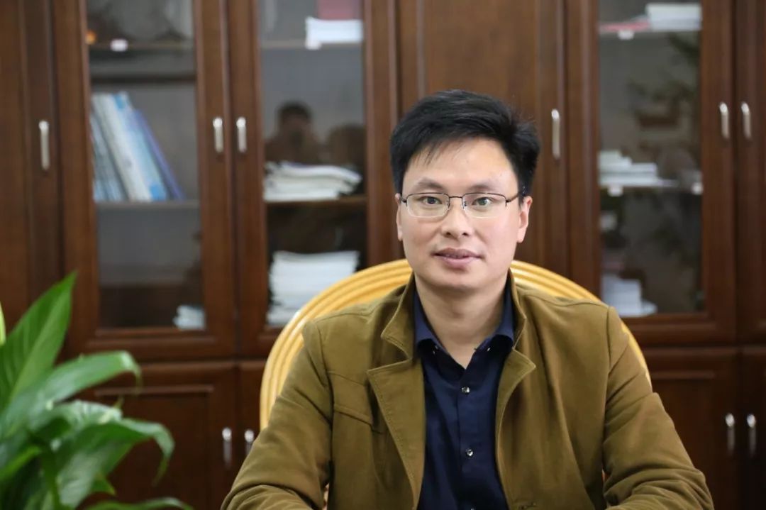 严州中学梅城校区 高中名校长 吴志芳