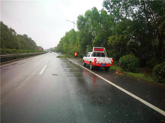 盐都区公路站积极应对台风“利奇马”确保道路安全畅通  图1