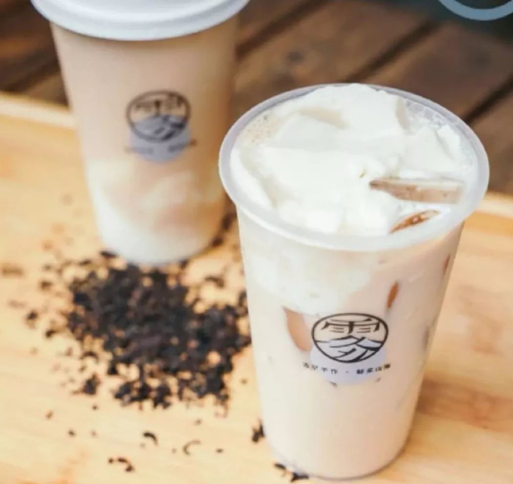 绢豆腐奶茶雾鲜锡兰红茶的奶茶 珍珠 粉条,双q是q弹有韧性的,带着焦糖