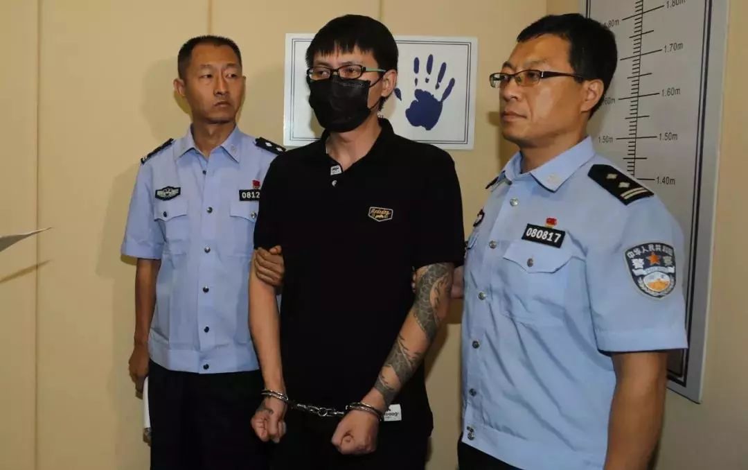 又一名重大在逃人员回国投案自首50名a级通缉犯23人到案