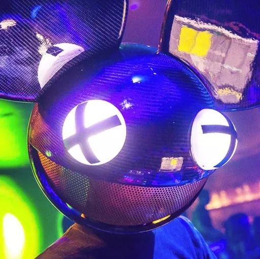 deadmau5是来自加拿大的传奇电子音乐人,百大排名第16,没有人能否认的