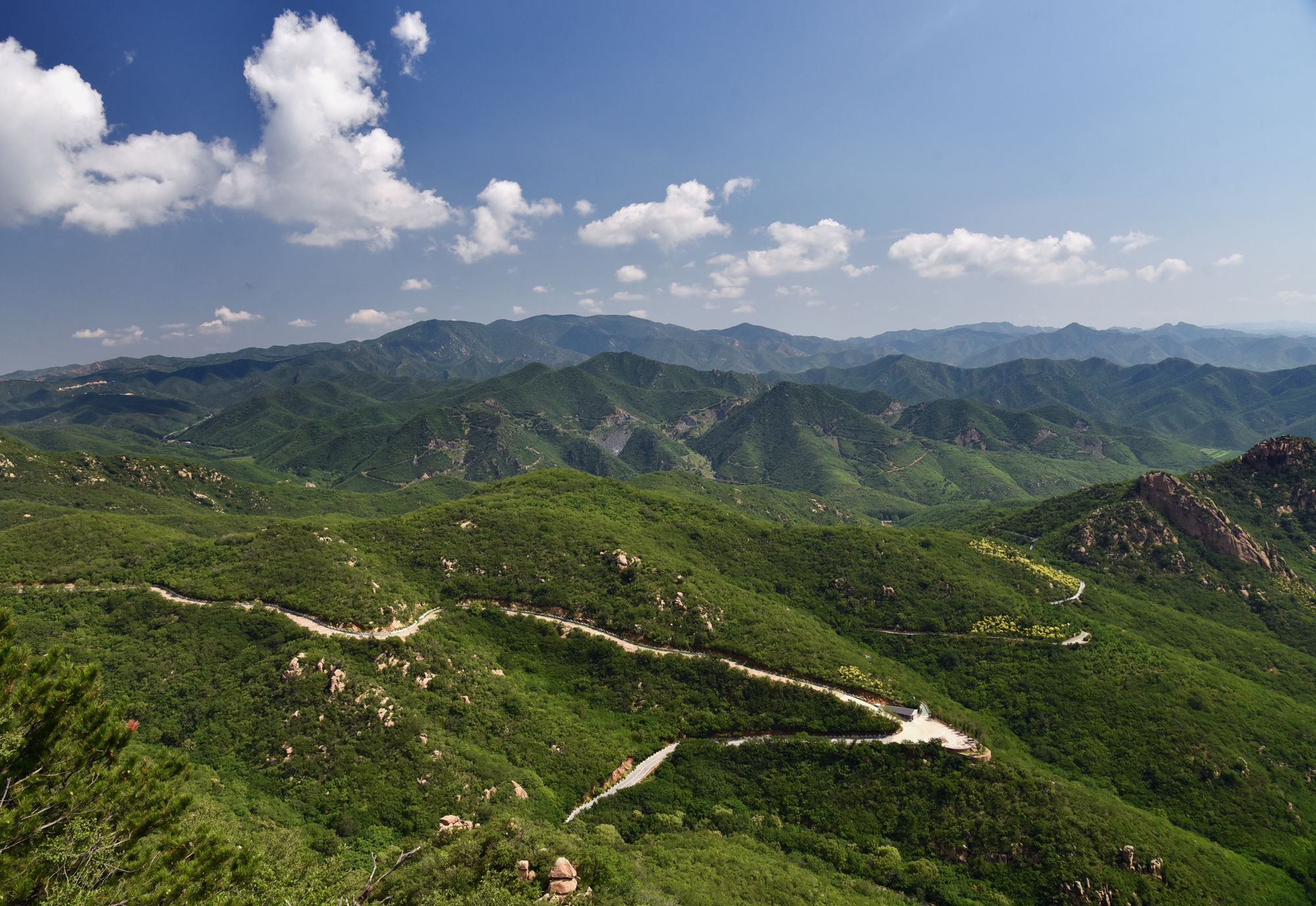 帝王龙兴之地,北燕龙脉所在,群峰竞秀大黑山,曾出过一个皇帝