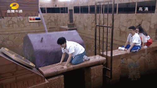 麓山妙笔福利这个暑假一起去密室逃脱升级你的智商