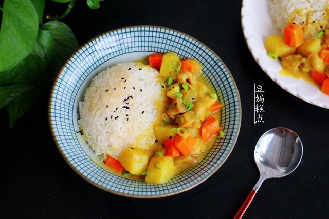 原创简单又省事儿,我花10分钟做的土豆咖喱饭,一家人都超喜欢