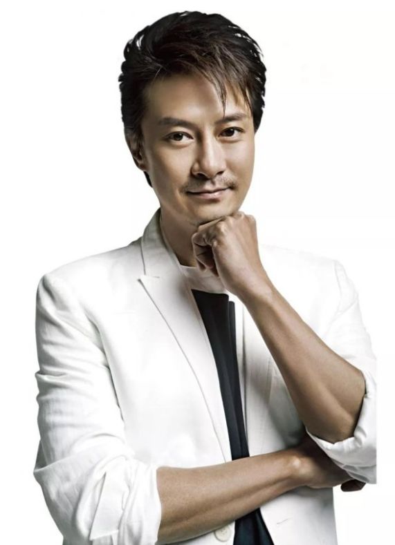 您可以与明星零距离接触,肩并肩同框,刘锡明与您相约居然之家衡水店