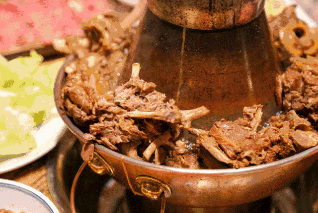 烤各类素菜…烤扇贝,烤生蚝,鸡爪,秋刀鱼烤肉,串烤,茄子,烤鸡胗,烤羊