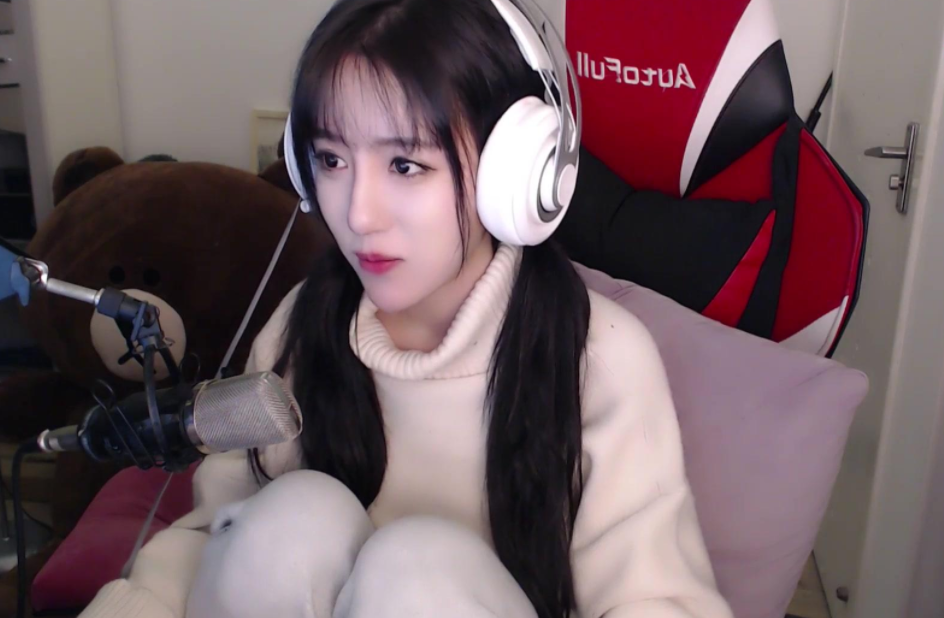 女主播收数百万礼物却毫不动心呆妹说出实情她一分钱都拿不到