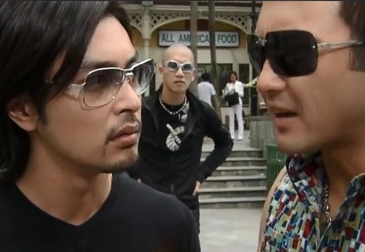 还有张智霖的古早电视剧《扫冰者》里面的黑道大哥《碧海蓝天》里的