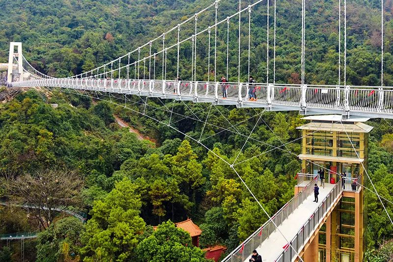 188元【奇幻刺激之旅·英德宝晶宫一日游】游历于溶洞之中探险