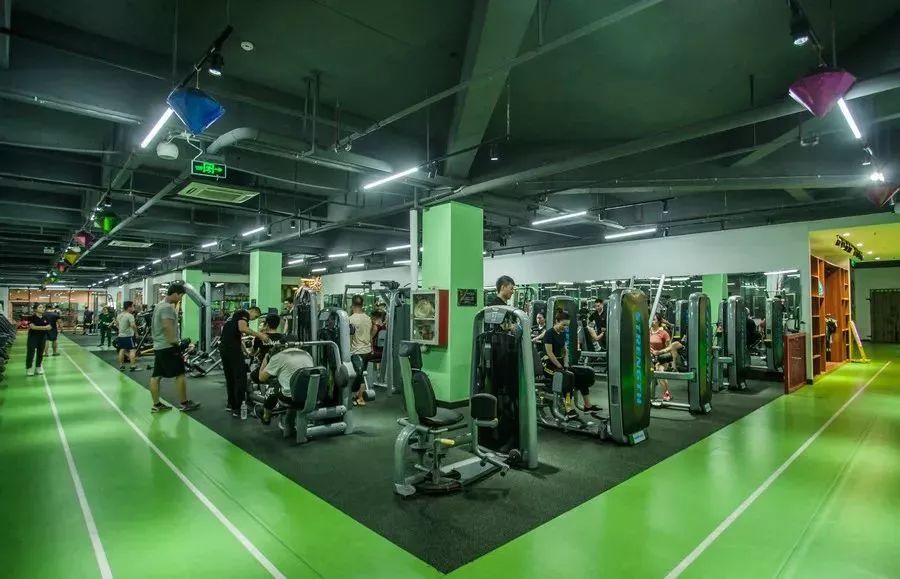 动竞非凡连锁机构成立四周年8月15号隆重开启史上最火爆优惠活动