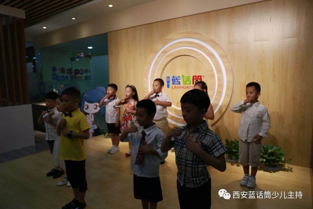 截至今天,三期假期集训全部结束,共120位小筒子,来看看第三期汇报表演