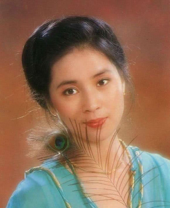 20岁的林凤娇,20岁的朱丽倩,20岁的关之琳,都没有20岁的她美