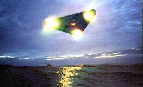 ufo快来围观美军基地上空现不明飞行物绝密黑科技不慎遭泄