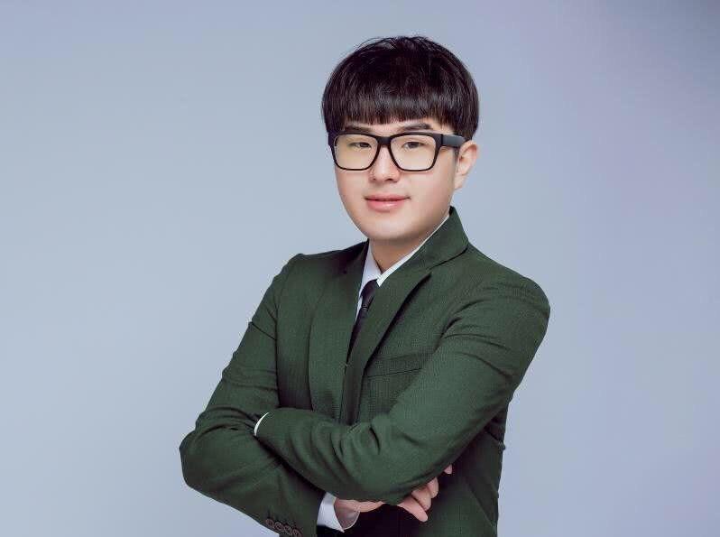 金灿毅请代练代打遮住摄像头玩网友肯定是他老婆