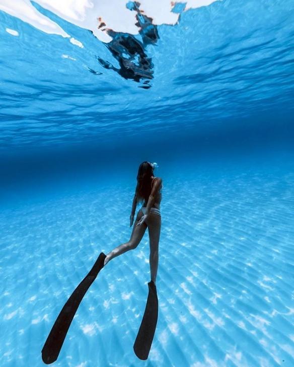 这才是真正的"美人鱼"!俄罗斯女孩绝美水中大片赏