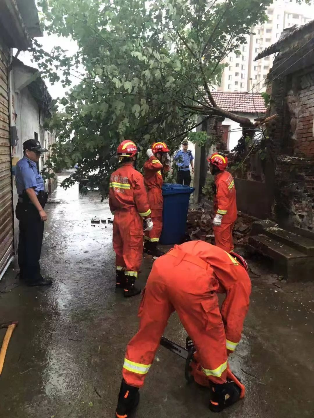 最後插播一條天氣預報早上6時12分常熟市