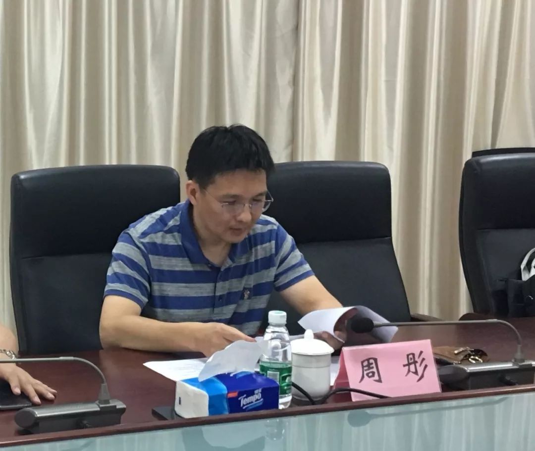 首先,周彤从民盟鼓楼区基层委员会人员基本构成,近年创先争优,骨干