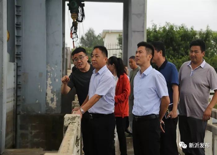 高山现场推进抗台风防汛工作时要求:确保人民群众安全!