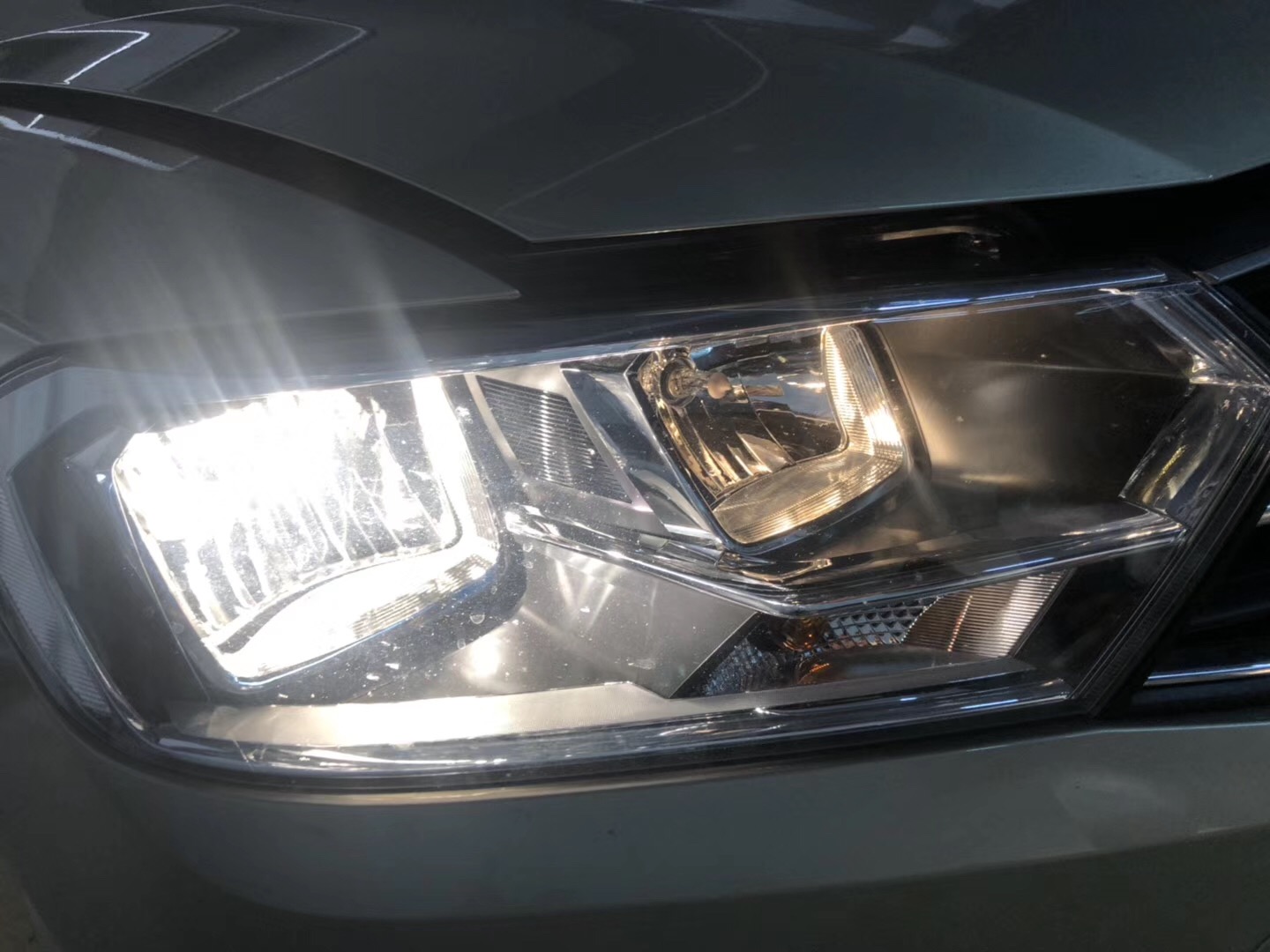 佛山汽车大灯升级大众宝来改装案例禅城专业改灯