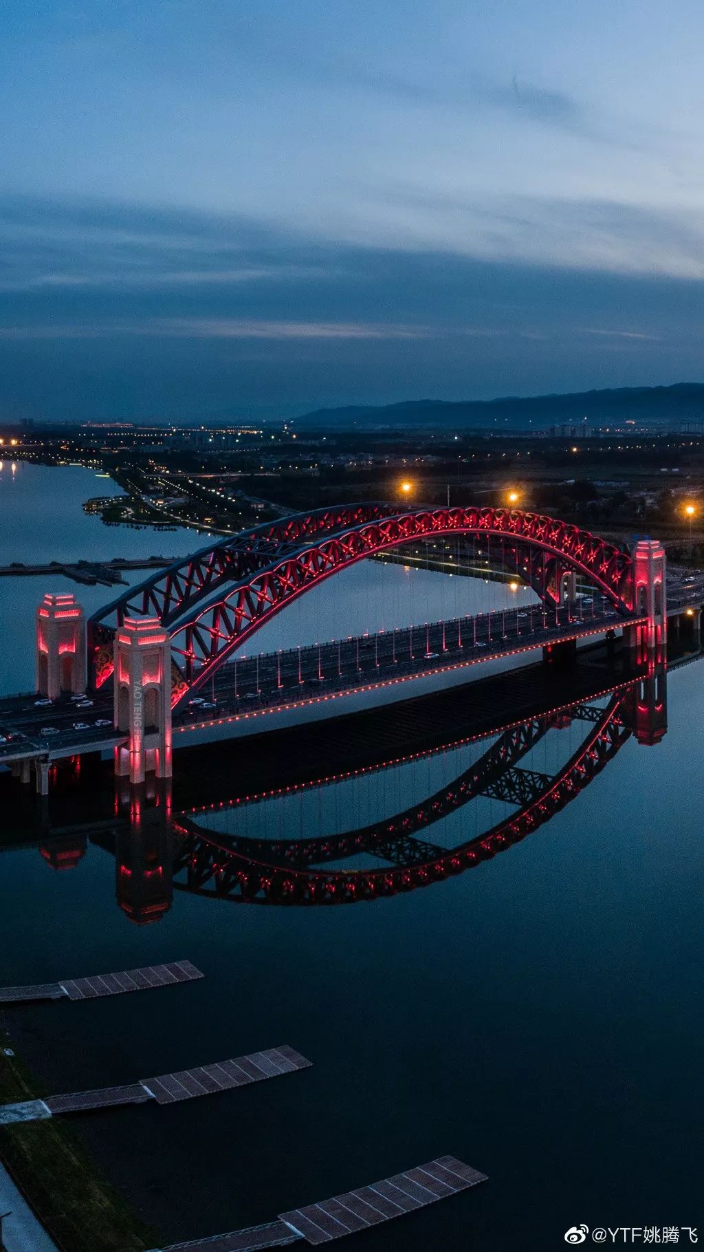 太原通达桥夜景图片