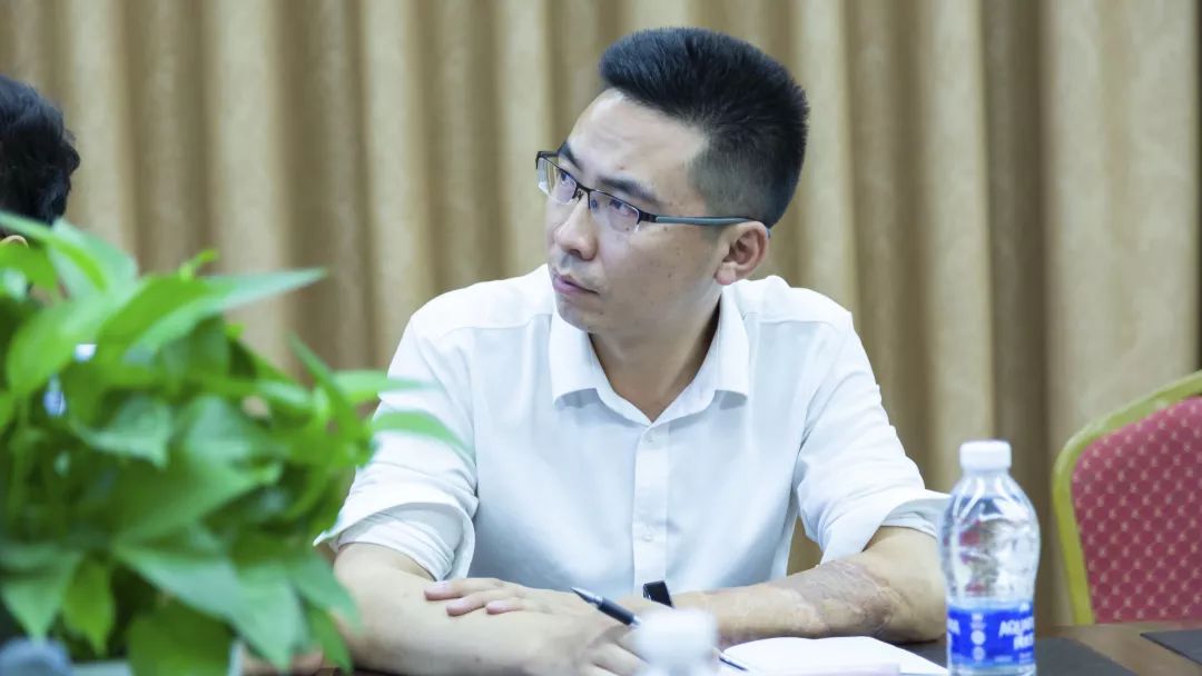 "木马在线校园管理产品应用评审会"在成都希望职校举行,校长郭钊参加