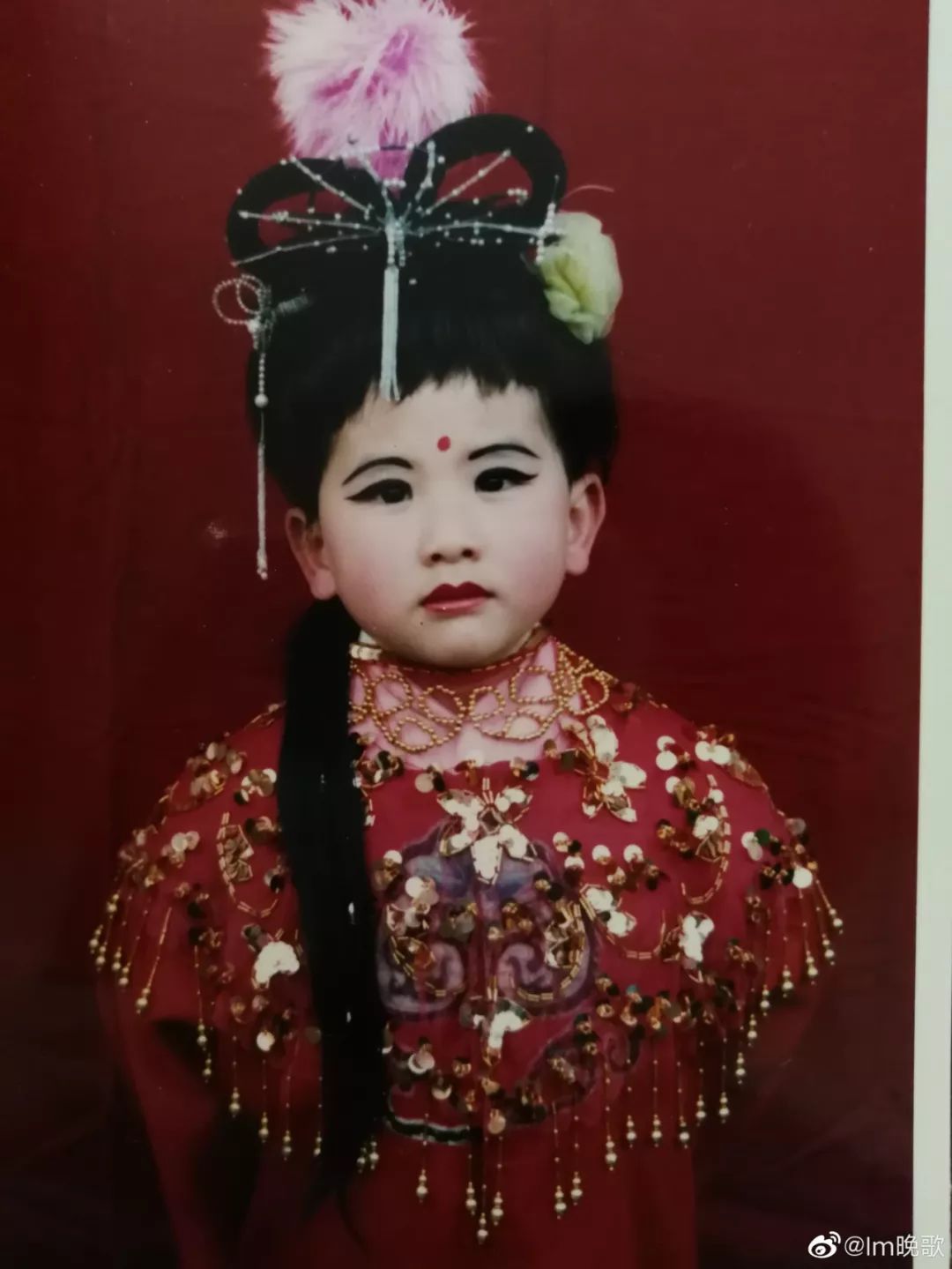 有种丑叫"艺术照",第一张就笑岔气了,哈哈哈哈哈哈哈_小时候