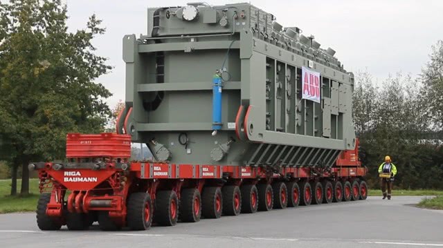 原创世界上轮胎最多的车足有1152个车轮再复杂的路况都能正常走