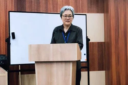 最后,马小红教授邀请王轶院长做论坛的最后总结.