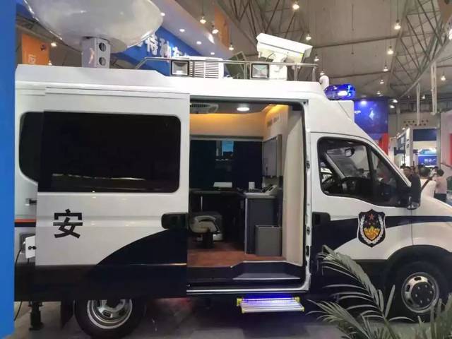 8月9日,2019年中国首届国际警用和消防装备博览会在成都正式拉开帷幕.