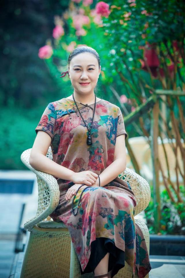 姚霁月工笔荷花紫霞仙子绘制步骤