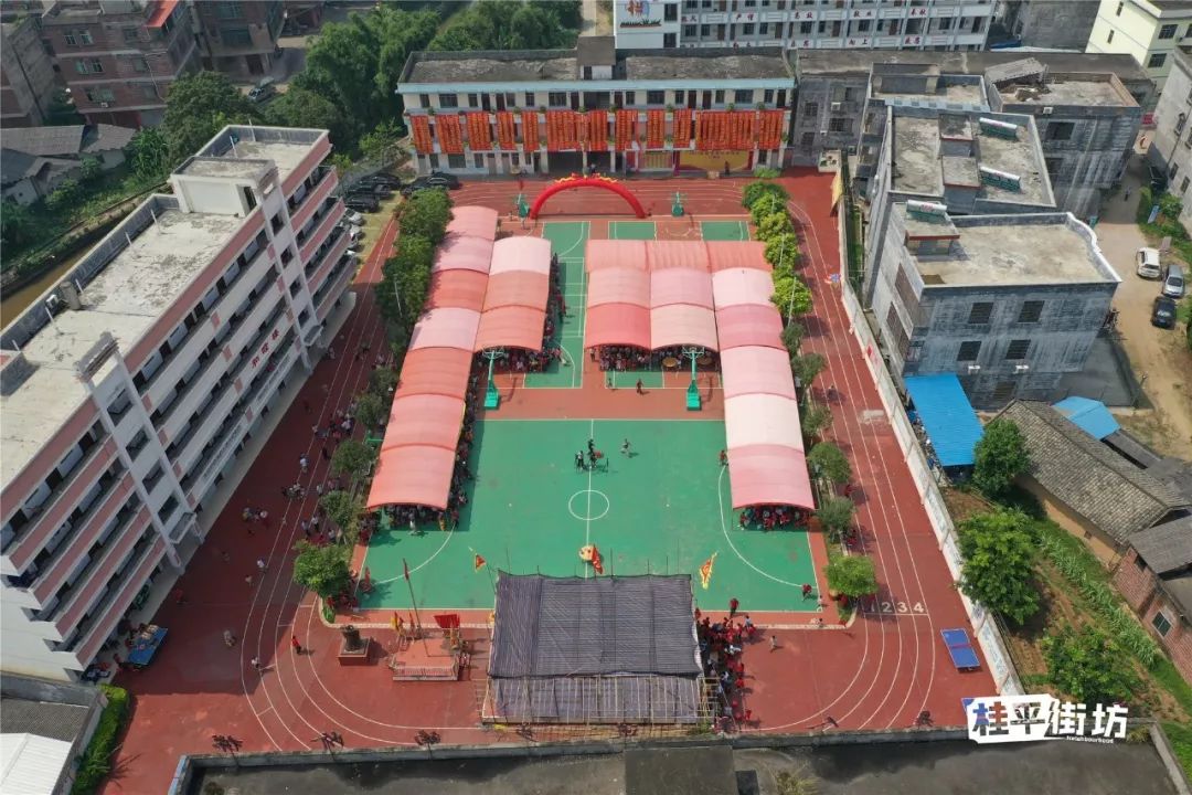 桂平社坡的这位蒙氏学子考上清华大学,获奖学金!准备去清华学府报到.