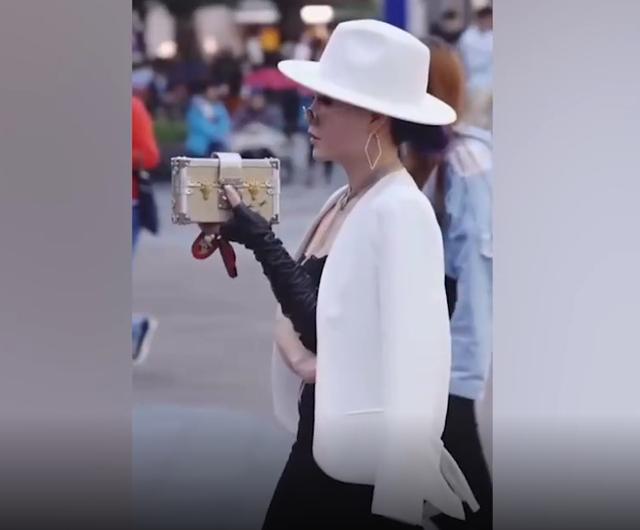 起底保时捷女司机从城郊李五妹到渝北帽子姐