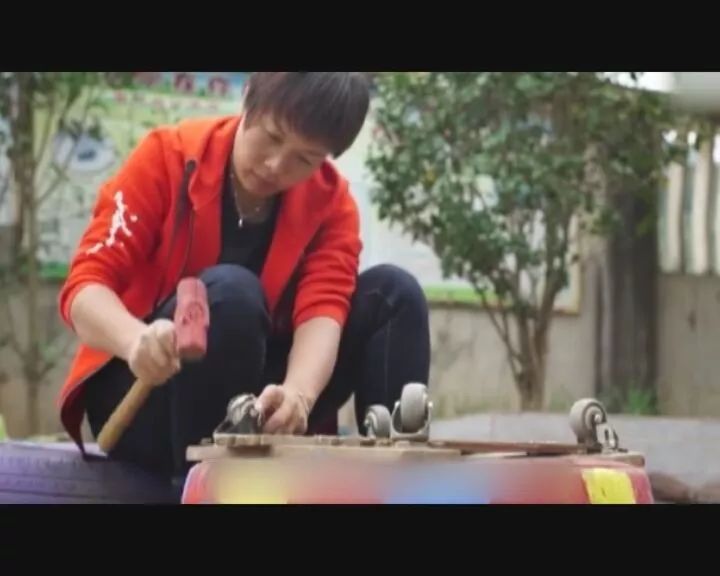 【央视】白岩松一起聚焦“体育课”_林美珍