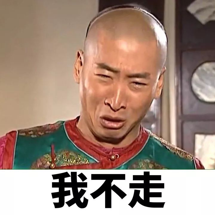 小姐妹拿着她的苹果七,每次路过苹果体验店都挪不动脚,看着iphonex时