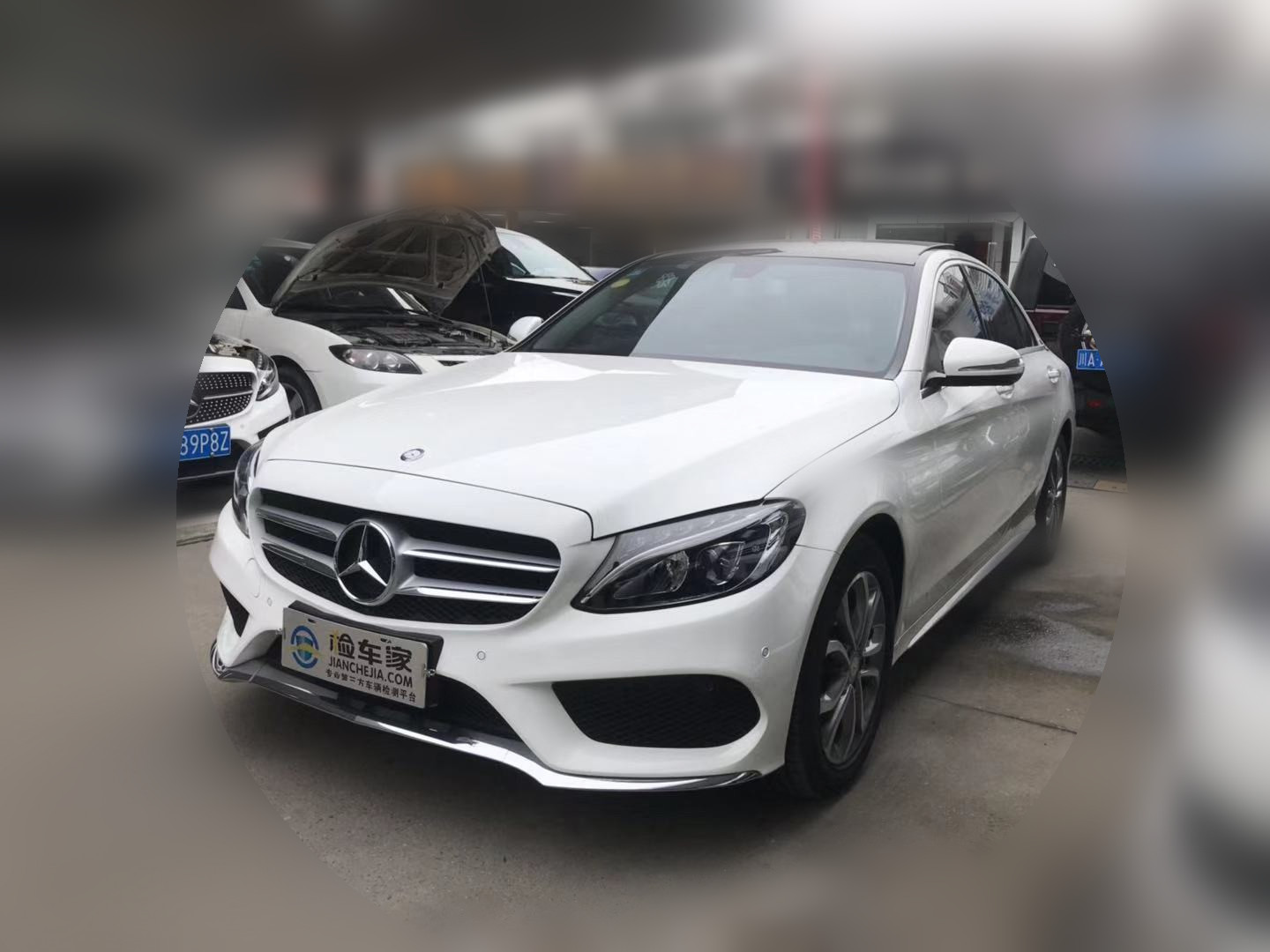 四年的奔驰c200如今还要235万这样的车况值得入手吗