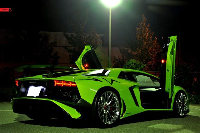 原谅色的埃文塔多sv这套轮毂很帅