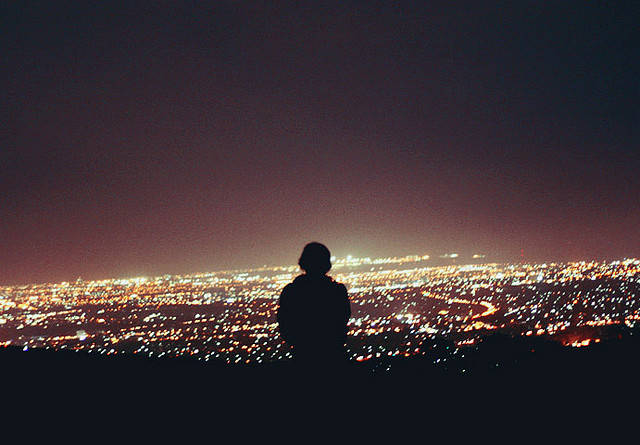 为什么在这个社交娱乐发达的时代,我们仍然孤独?