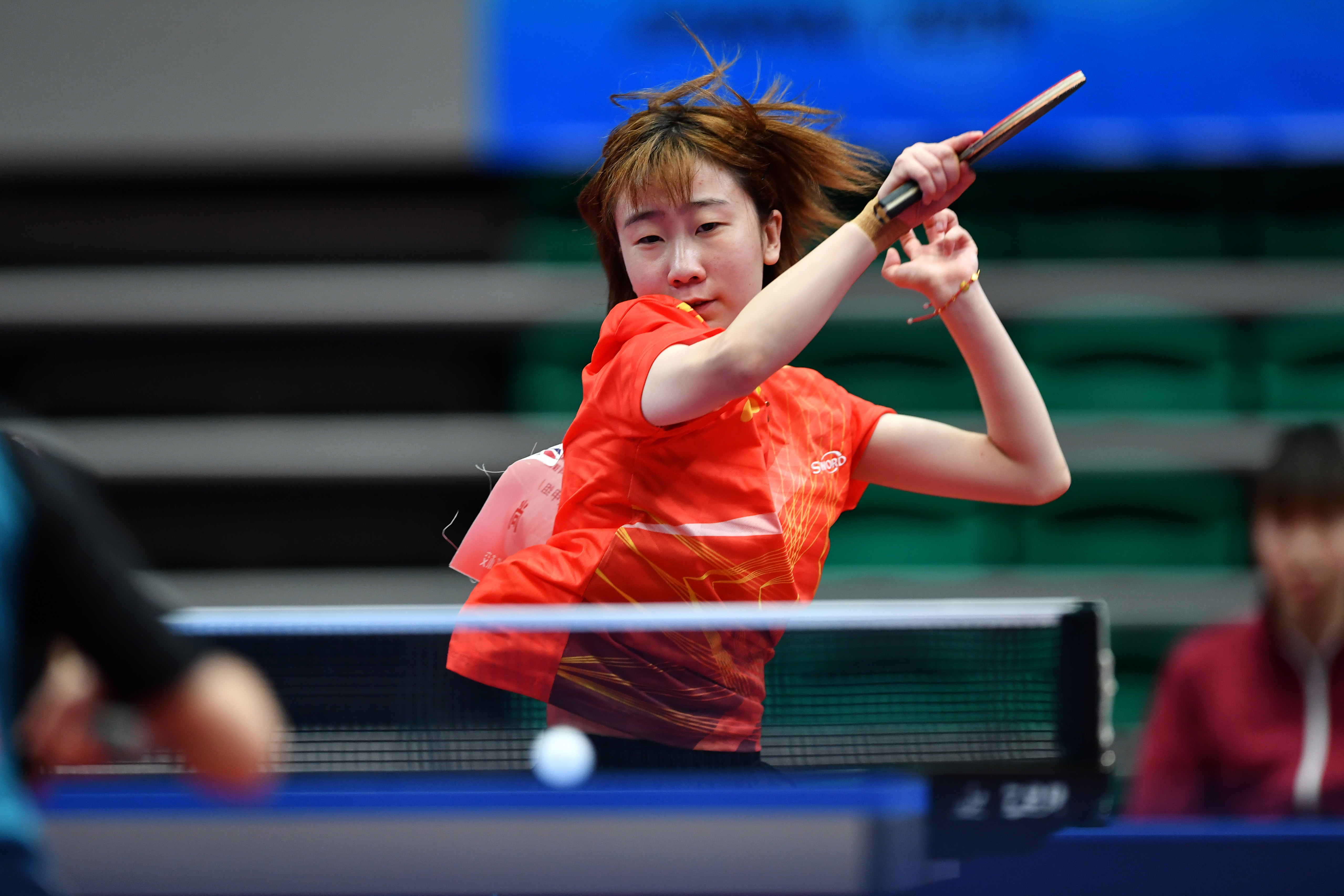 8月12日,江苏省少年业余体校选手赵尚在比赛中,她以3比1战胜上海市