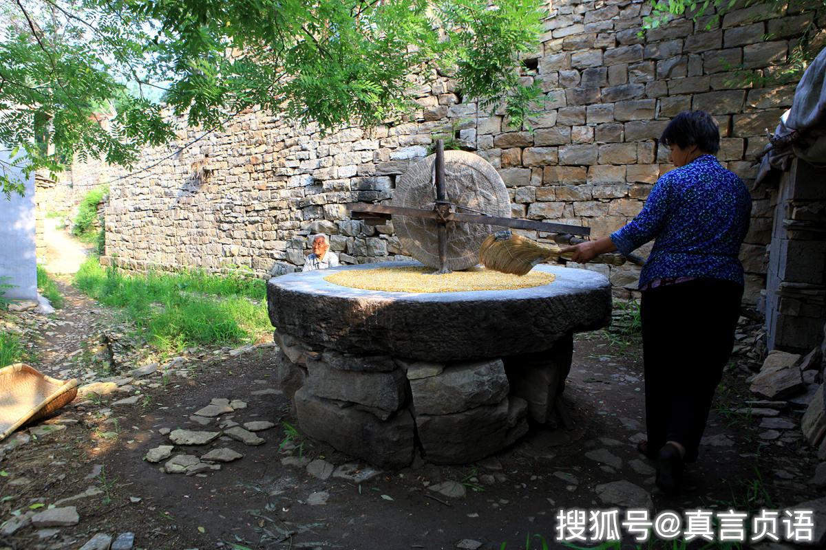 山村那盘石碾你把风雨碾成了春天王荣栓原创组诗四首