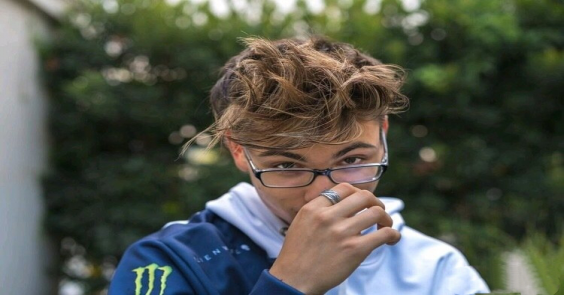 顶尖俱乐部大神的直播首秀twistzz不愧是大神