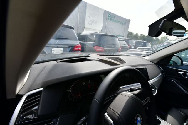 19款宝马x5黑/黑选配20轮抬头显示多少钱?