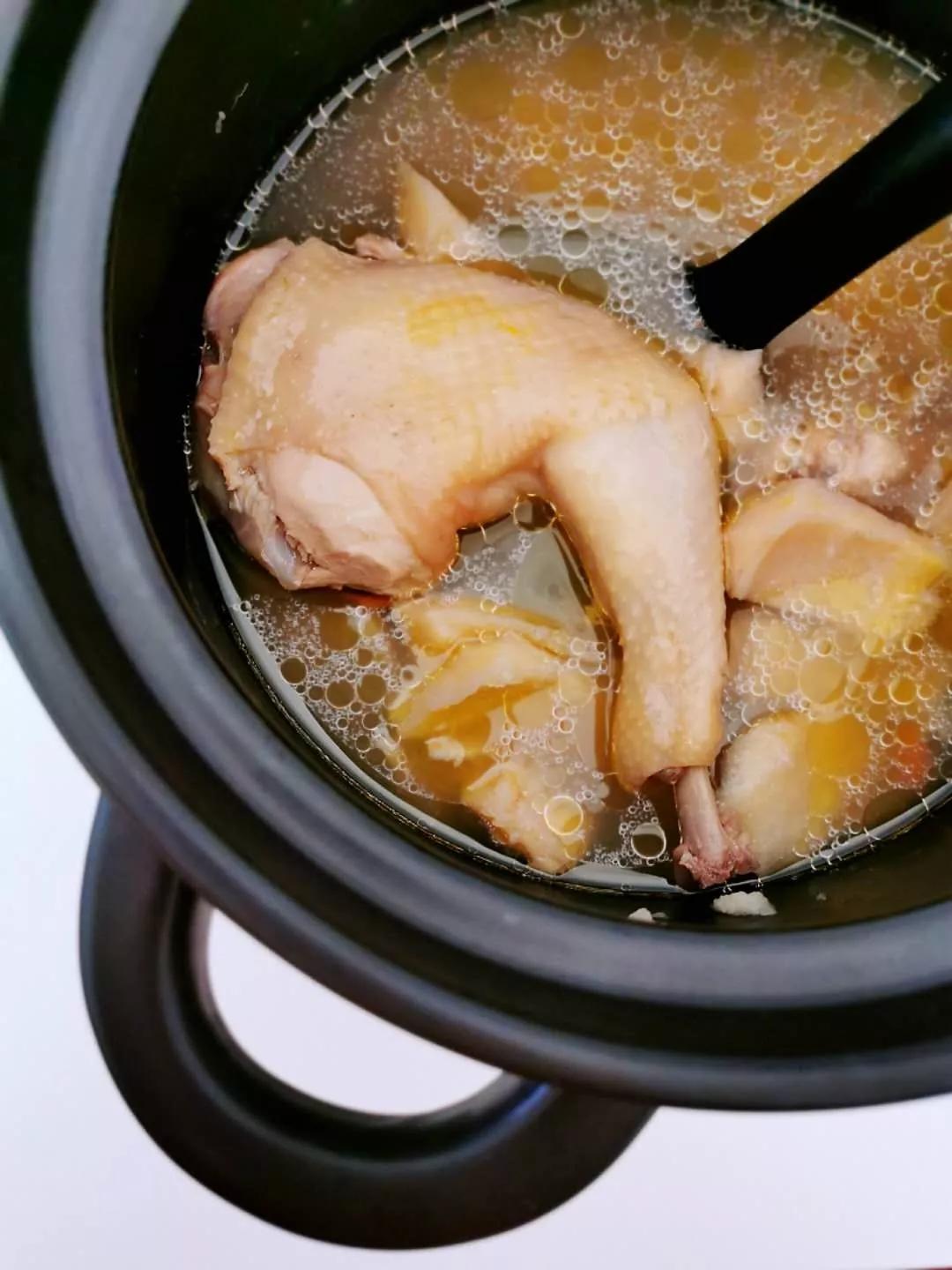 吃完榴莲别扔壳炖成鲜亮鸡汤滋阴补肾清热去火还没有异味