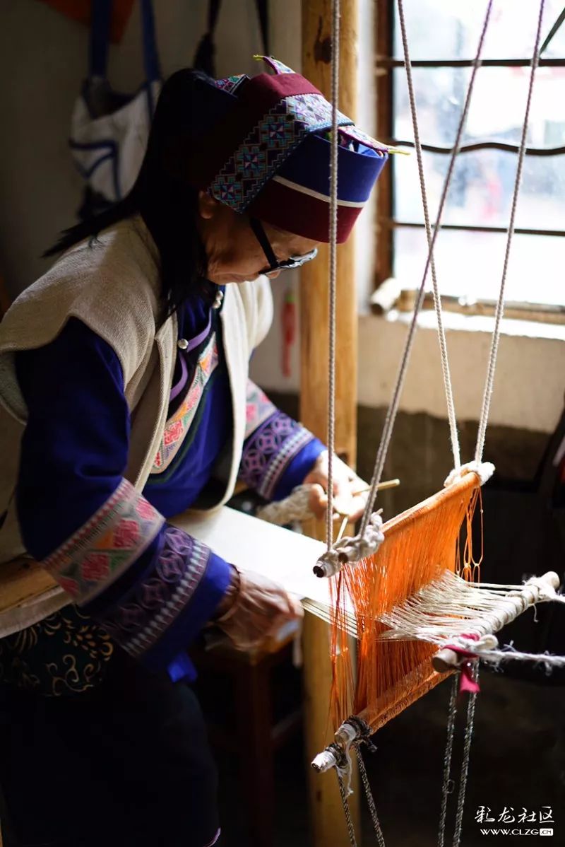 彝族撒尼火草衣是民族高贵精神的具体表达式