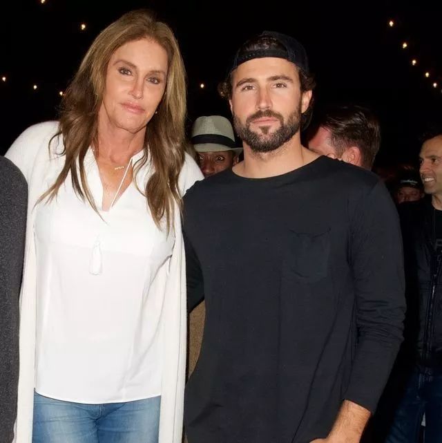 曾经被媒体拍到和前妻kris jenner的闺蜜罗达·卡米拉(ronda kamihira